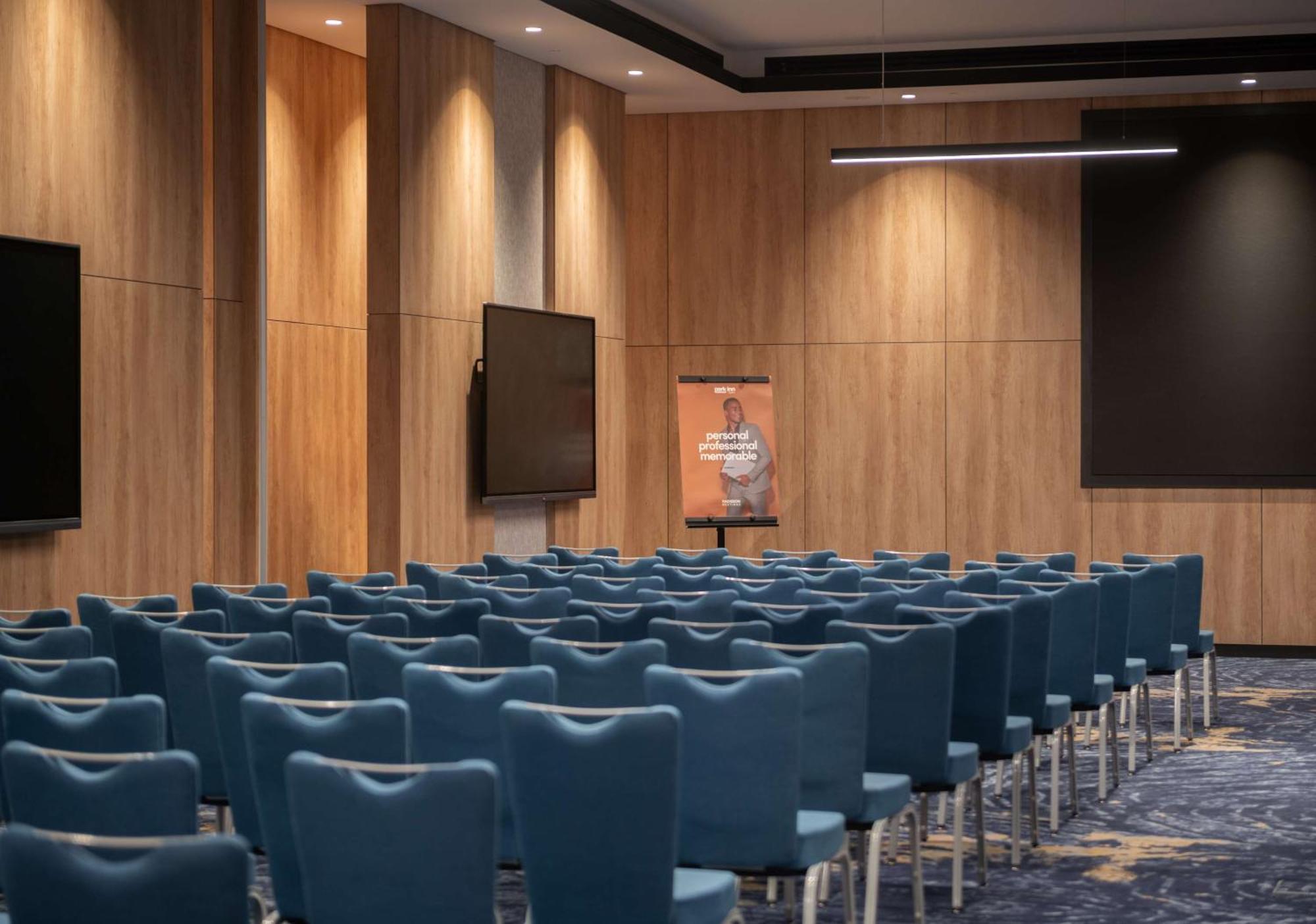 Park Inn By Radisson Hotel & Apartments Kuwait Kuwait City ภายนอก รูปภาพ